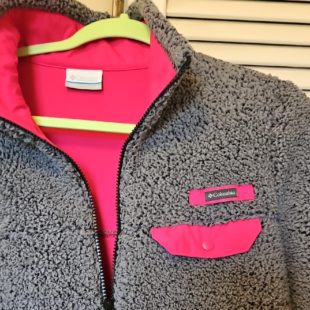 Columbia Charcoal and Hot Pink Sherpa Jacket. Full Zip with Pockets.